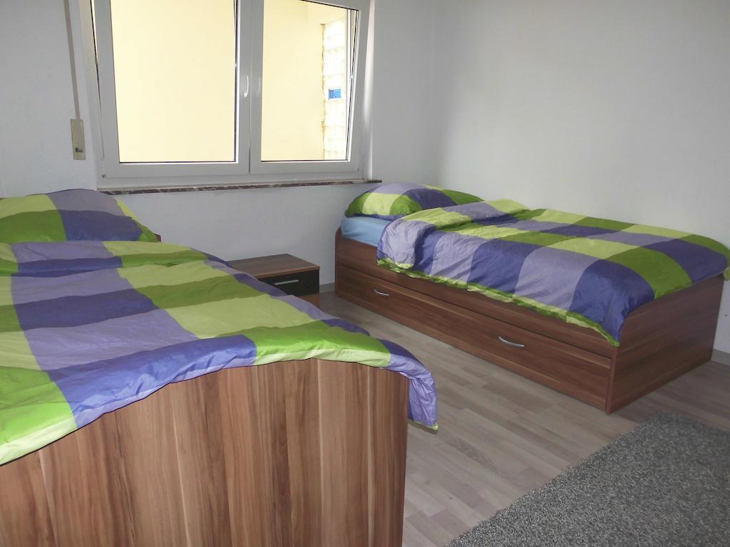 Frankfurt Airport & Fair Apartment Kelsterbach Pokoj fotografie