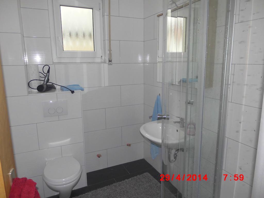 Frankfurt Airport & Fair Apartment Kelsterbach Pokoj fotografie