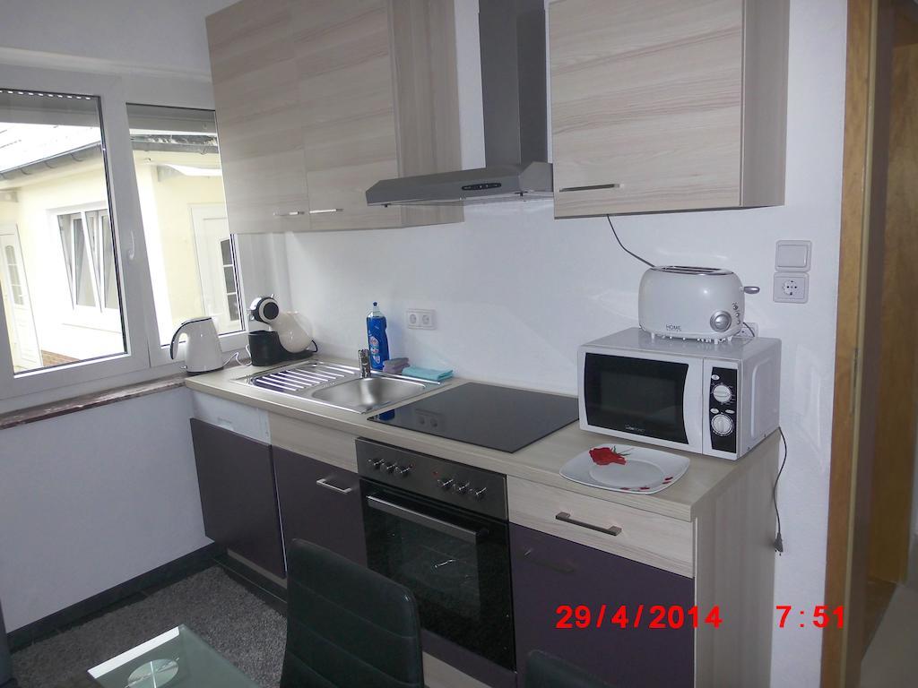 Frankfurt Airport & Fair Apartment Kelsterbach Pokoj fotografie