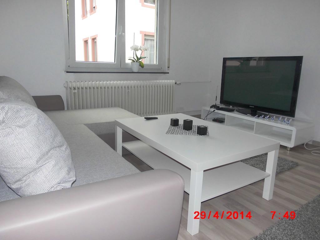 Frankfurt Airport & Fair Apartment Kelsterbach Pokoj fotografie